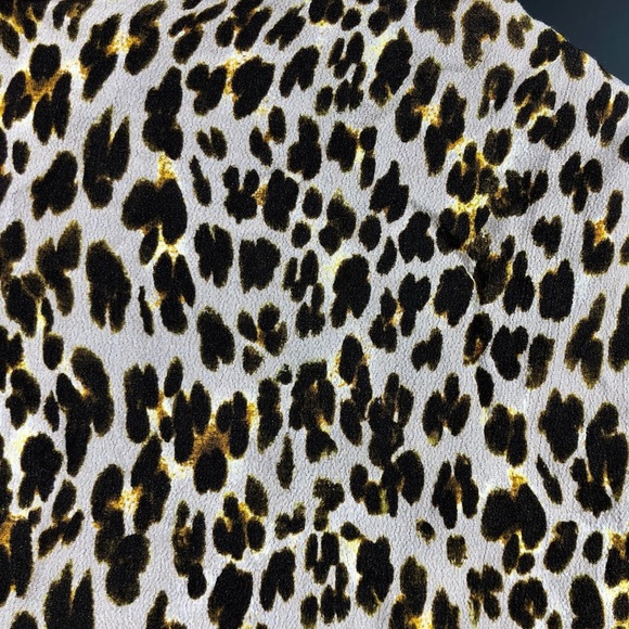 ANDAMANE • ANIMAL PRINTED WRAP TOP New - Picture 4 of 6